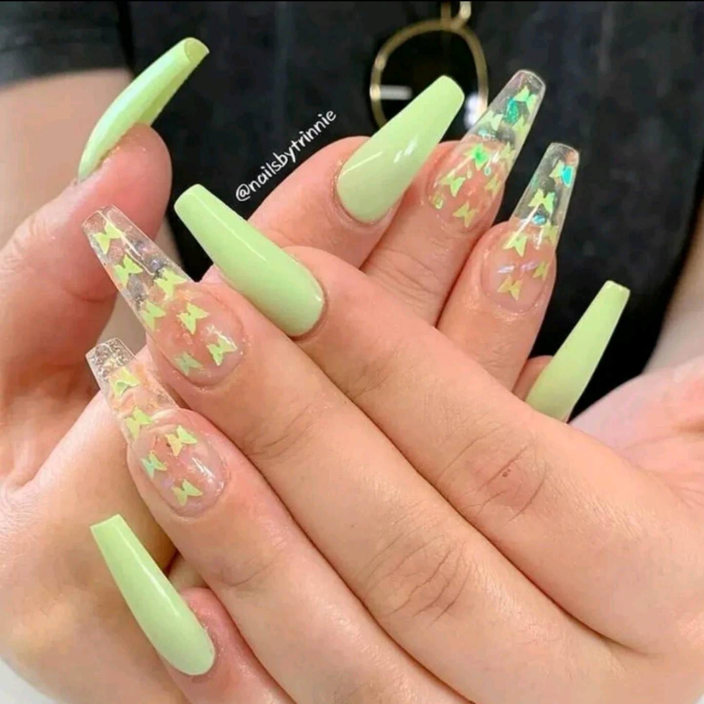 12 Grids Butterfly Nail Art Glitter ā Colorful Iridescent Flakes Nail Decoration Set